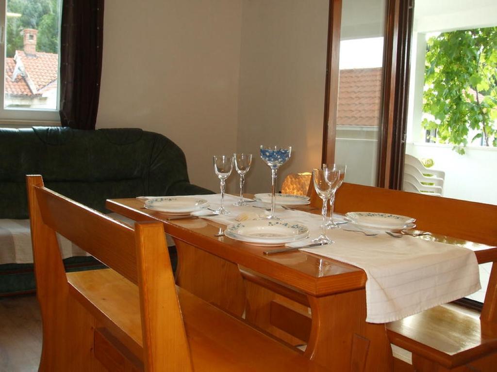 Apartments Postira Brac الغرفة الصورة